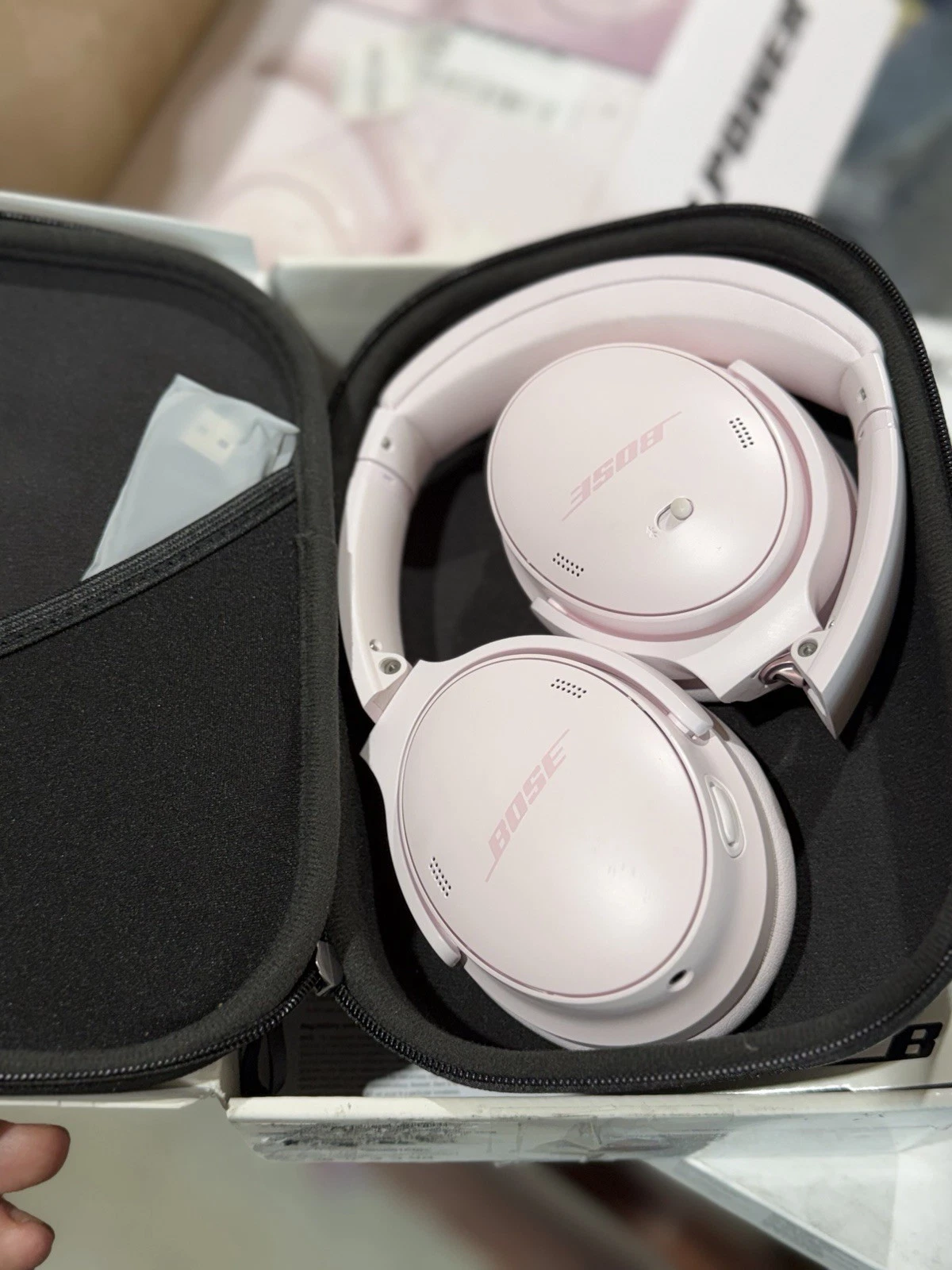 Bose QuietComfort Noise Canceling Bluetooth Headphones Petal Pink !!