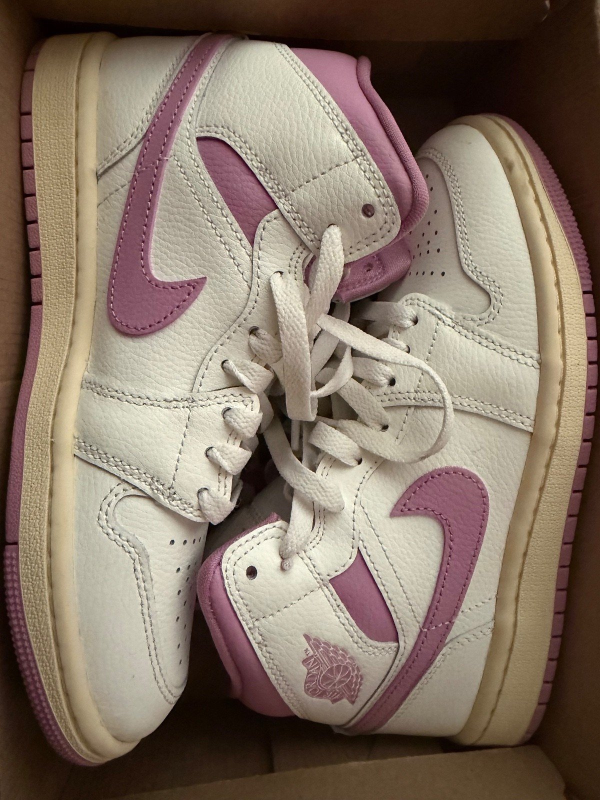 Nike WMNS Air Jordan 1 Mid Sail/Orchid/Muslin Women’s 6.5 – Brand New / Nike Ref