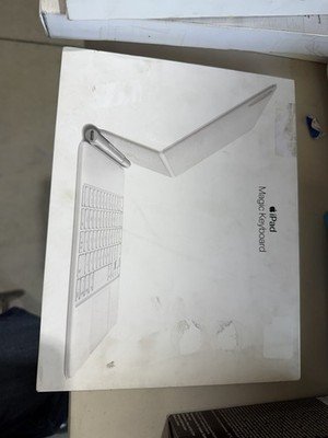 Apple Magic Keyboard for iPad White USB-C Charging New Open Box Genuine Apple